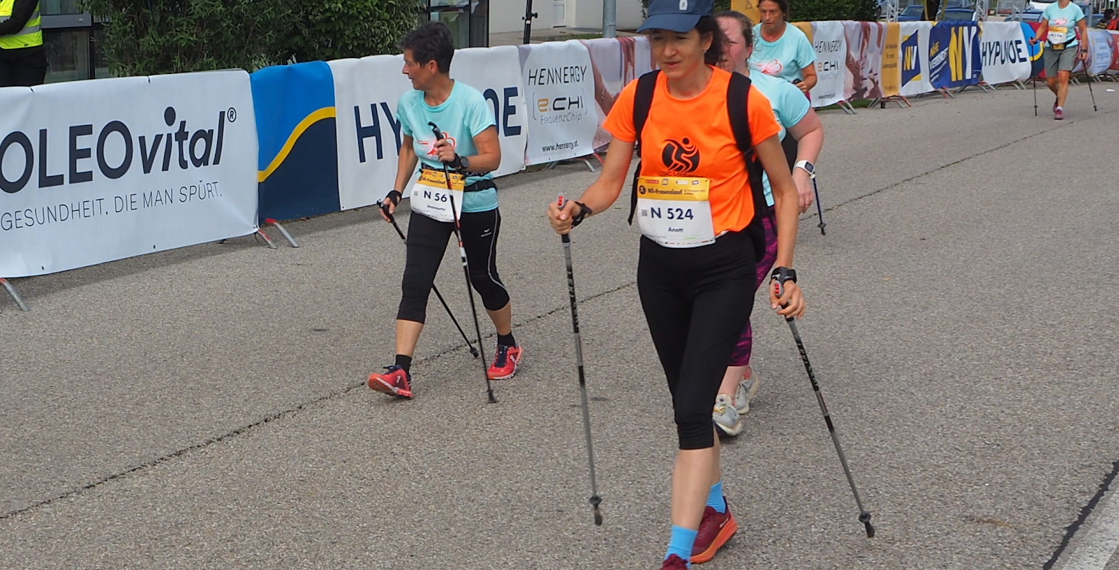 Nordic Walking-Power in Orange-Schwarz